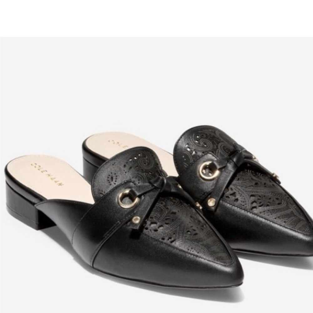 Like New…..COLE HAAN    Women’s 6.5     leather slides